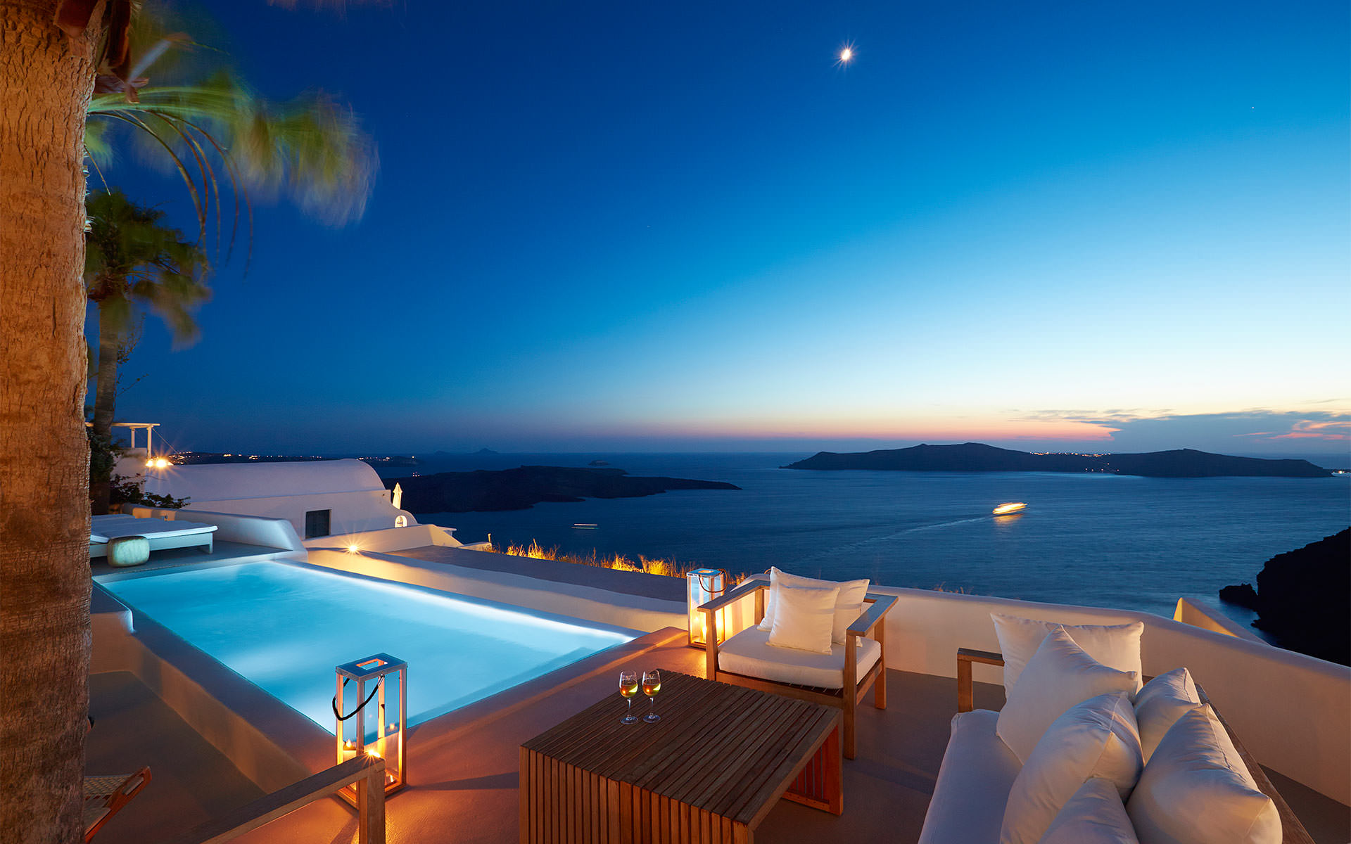 Luxury Villas in Santorini