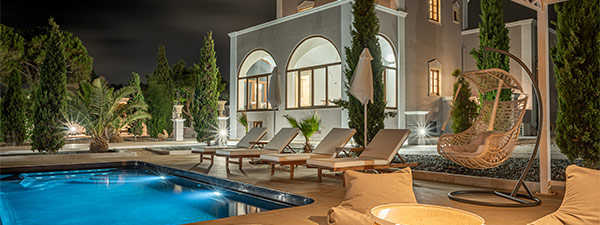 Luxury Villa Ambience in Santorini
